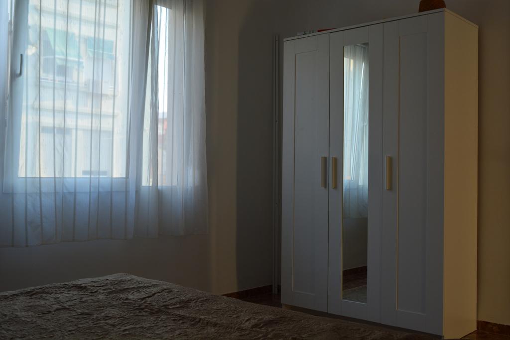 Arena'S Apartament Valenza Esterno foto