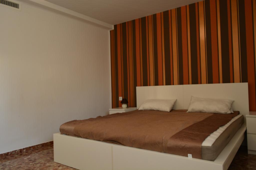 Arena'S Apartament Valenza Esterno foto