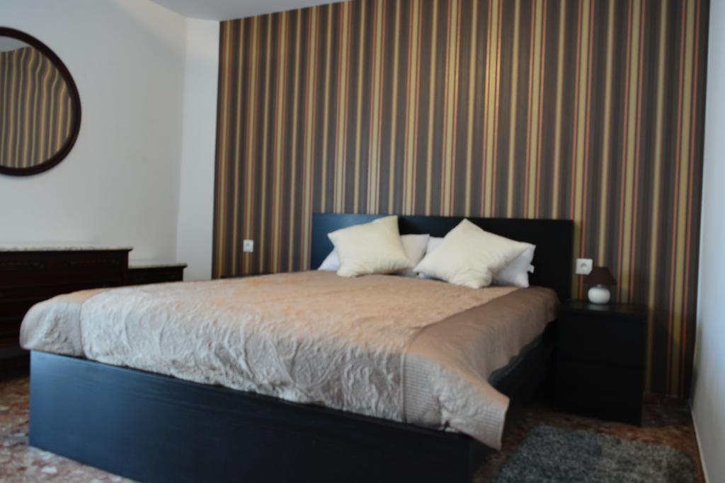 Arena'S Apartament Valenza Esterno foto
