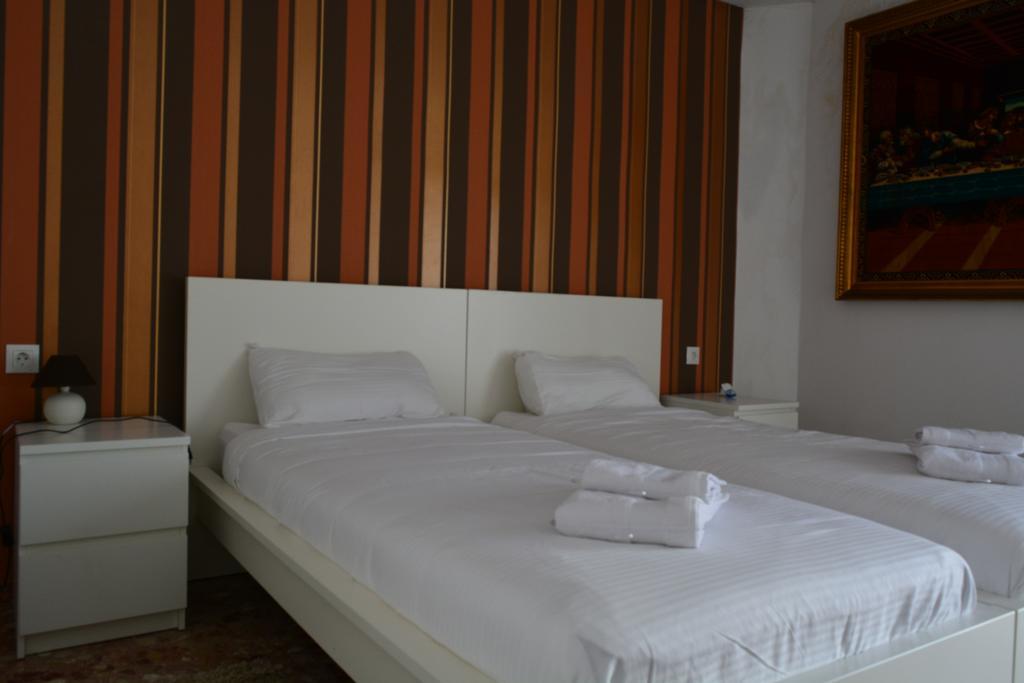 Arena'S Apartament Valenza Esterno foto